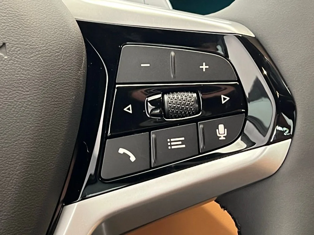 2026 BMW 3 Series 330i - Photo 18