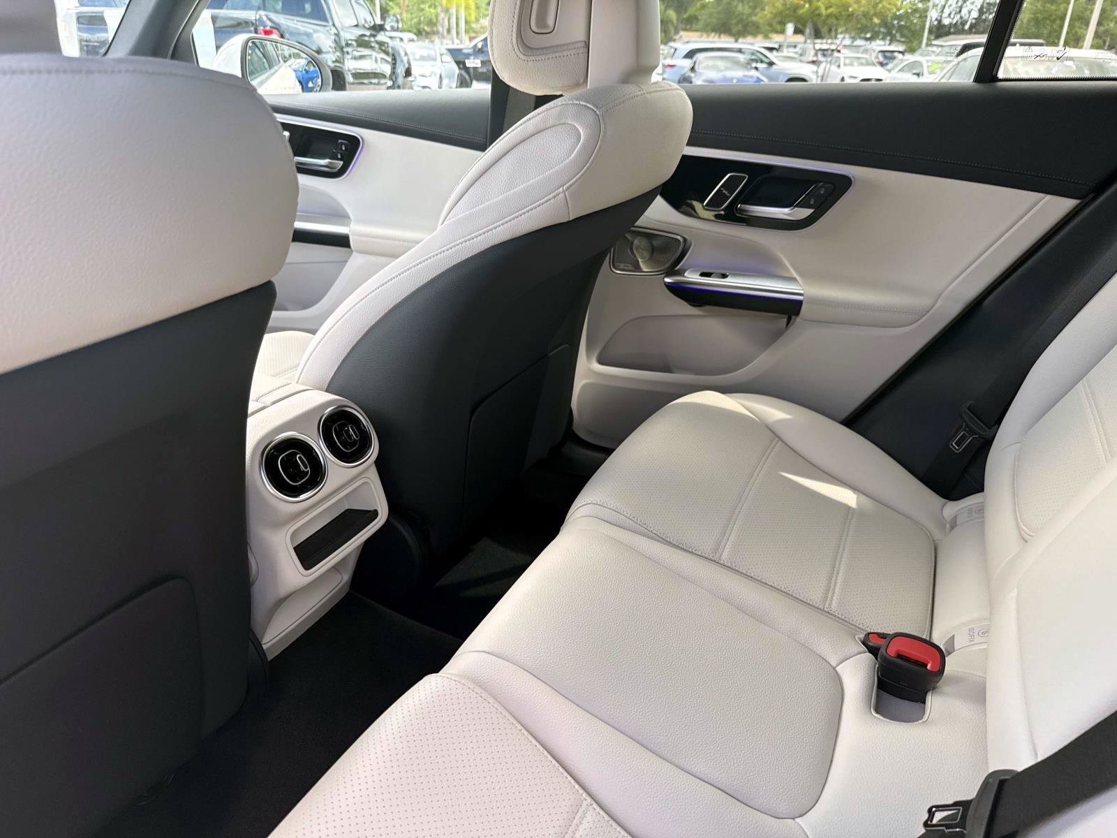 New 2026 Polar White Mercedes-Benz 300 SUV image 15