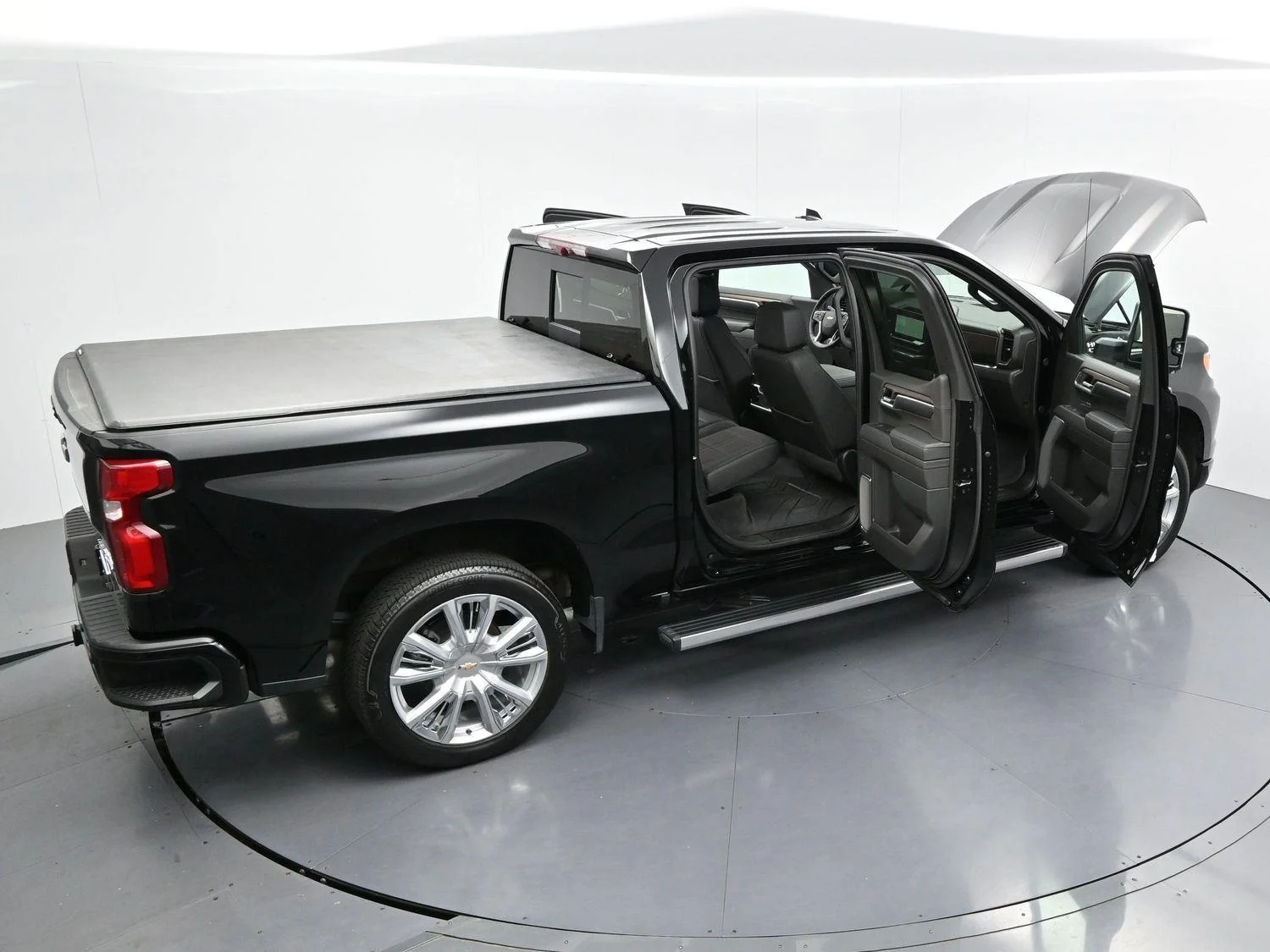 Used 2024 Black Chevrolet High Country image 40