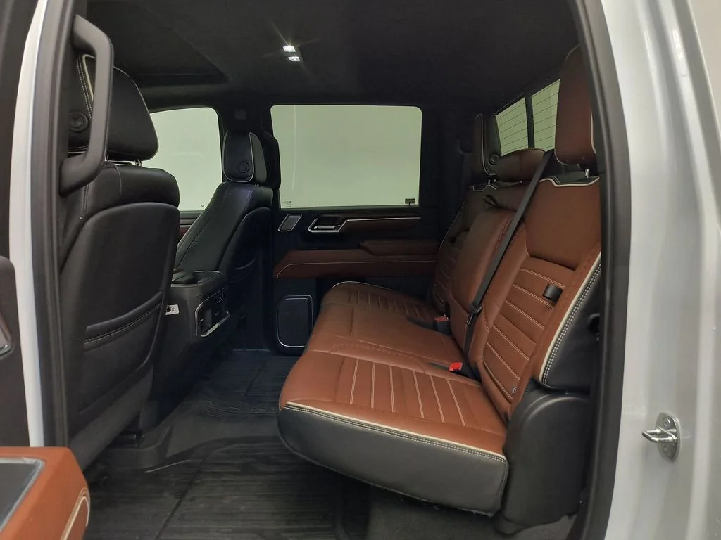 Used 2024 White Frost Tricoat GMC Denali Ultimate image 12