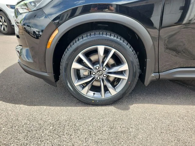 Certified Used 2023 Mineral INFINITI LUXE image 20