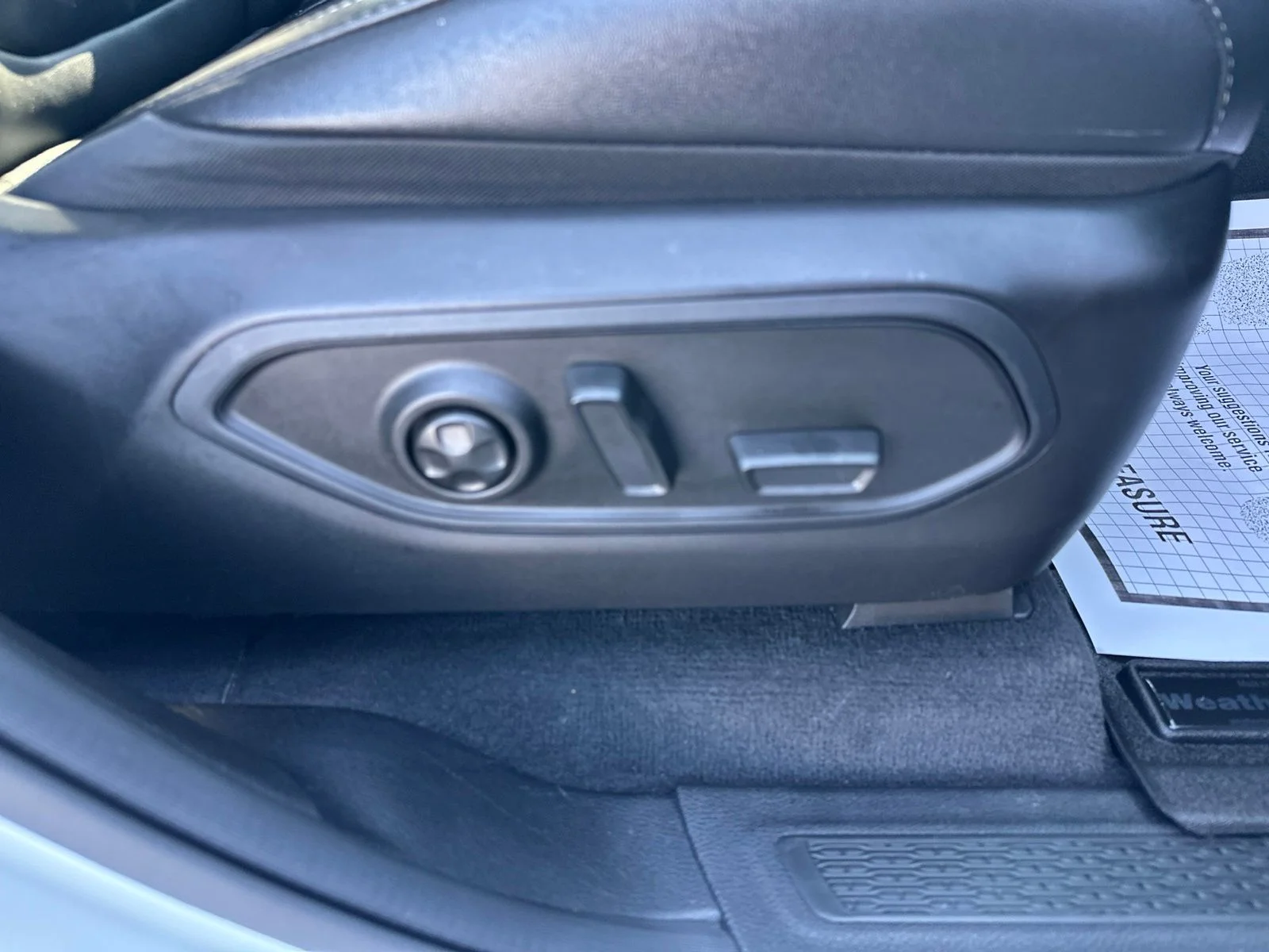 Used 2022 White Jeep 4xe image 37