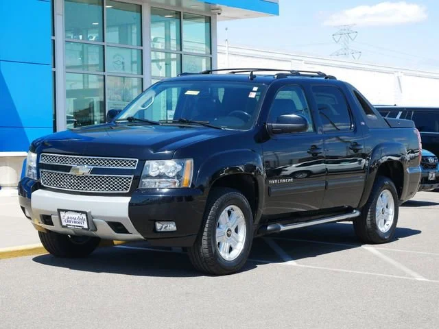 Used 2011 Chevrolet Avalanche LT with VIN 3GNTKFE3XBG109343 for sale in Roseville, Minnesota