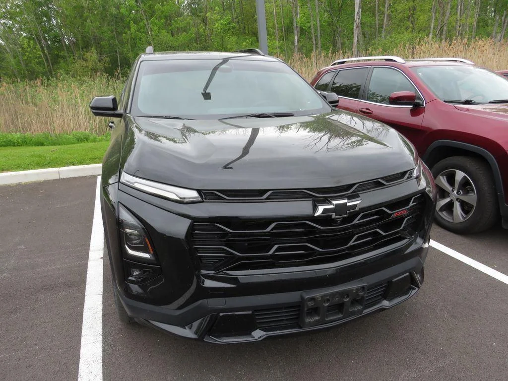Used 2025 Black Metallic CHEVROLET TRUCK RS image 4