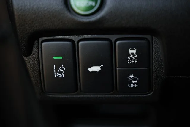 Used 2015 Kona Coffee Metallic Honda Touring image 18
