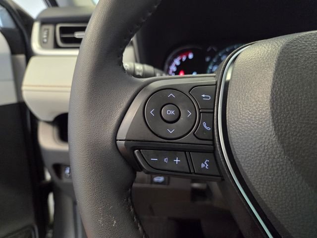 Used 2025 Silver Toyota XLE Premium image 24