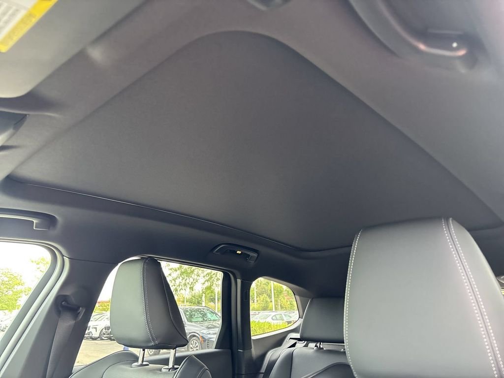 New 2027 Black Sapphire Metallic BMW xDrive28i image 15