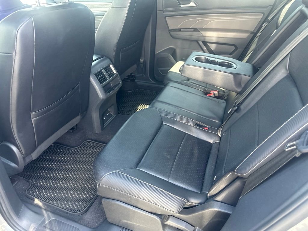 Used 2022 Silver Volkswagen 2.0T SE w/Technology image 16