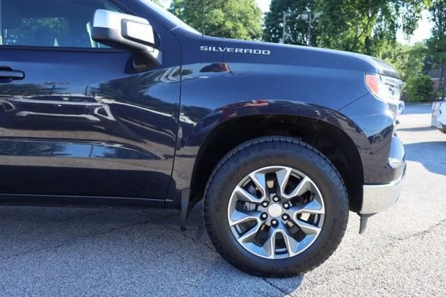 Used 2024 Dark Ash Metallic Chevrolet LT (2FL) image 13