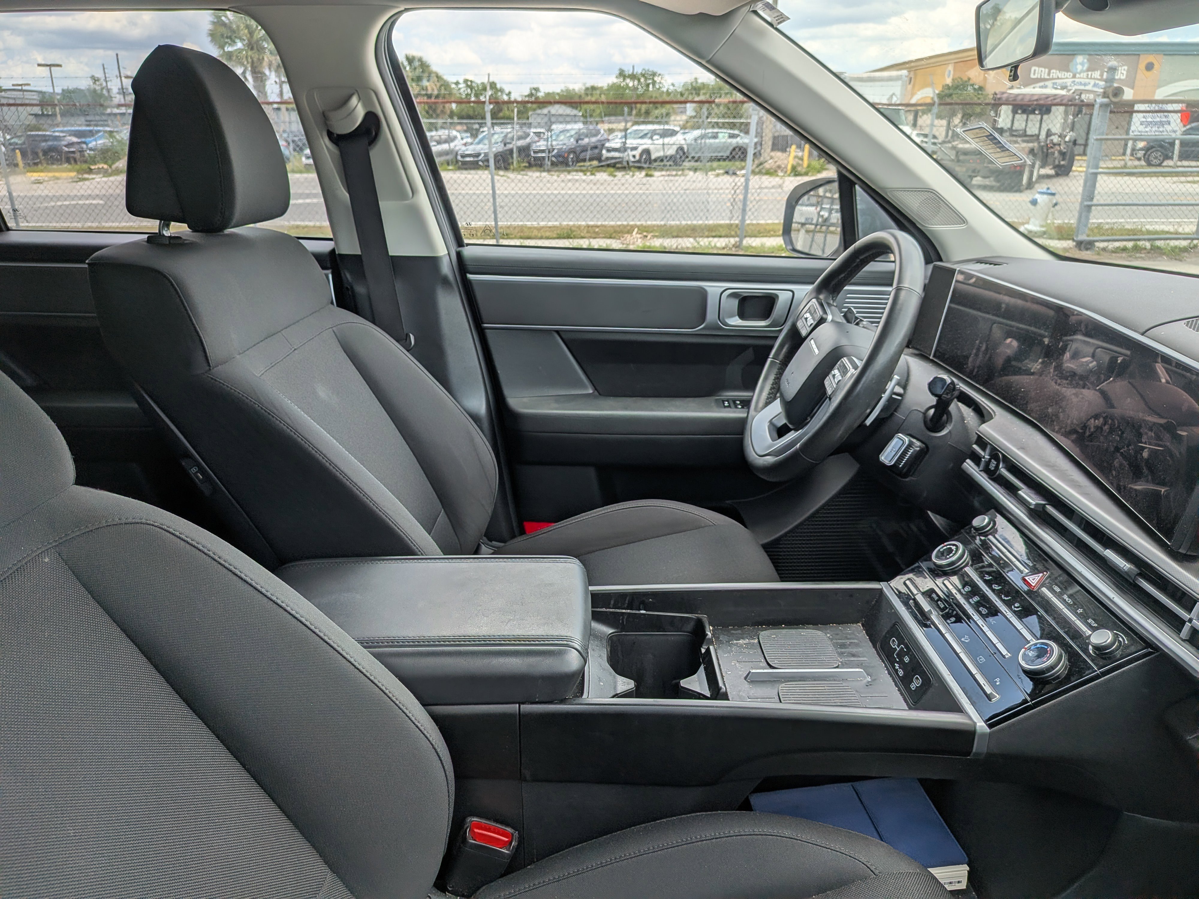 Used 2025 Hampton Gray Hyundai SE image 5