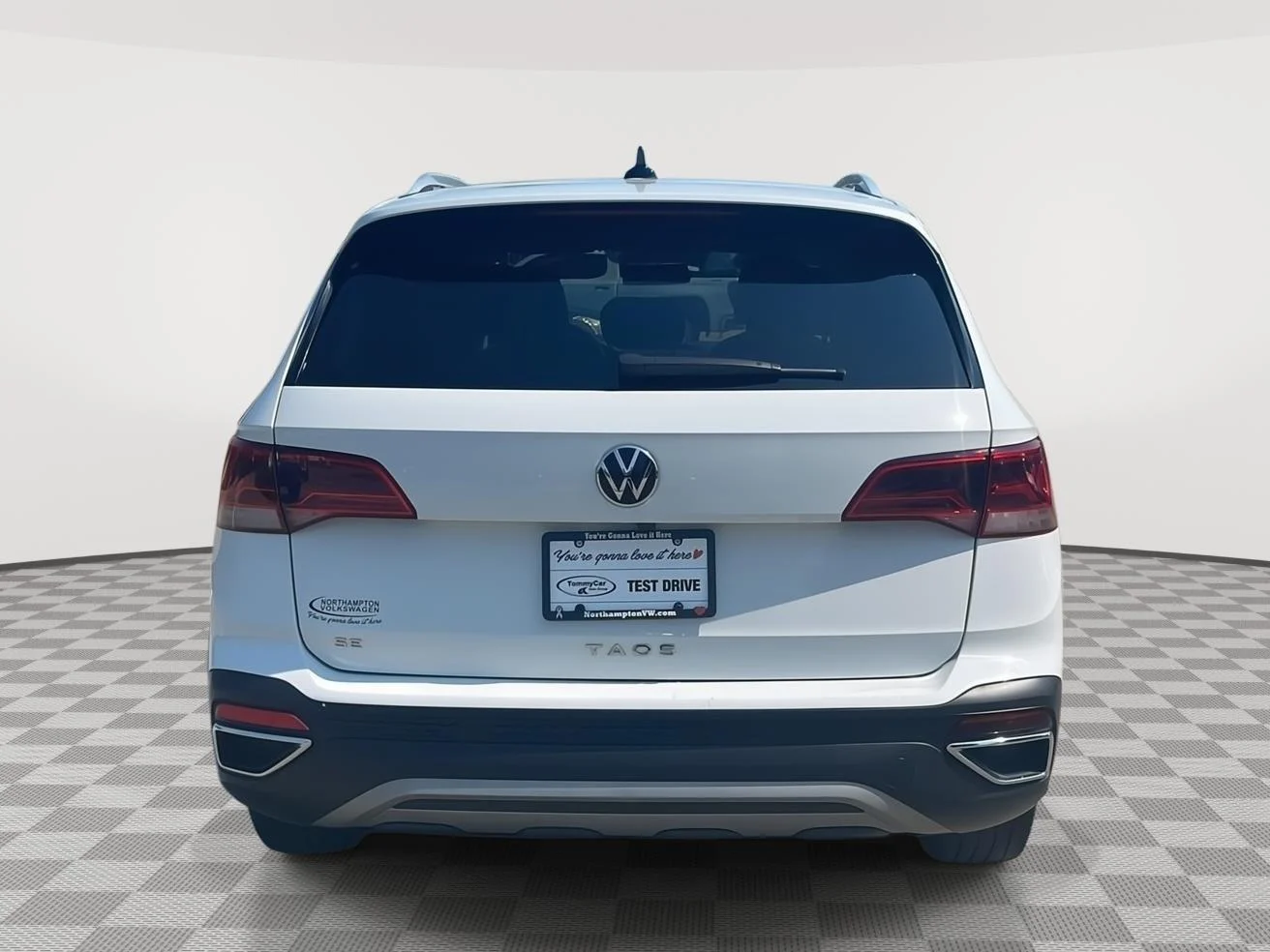 Used 2022 Pure White Volkswagen SE image 6