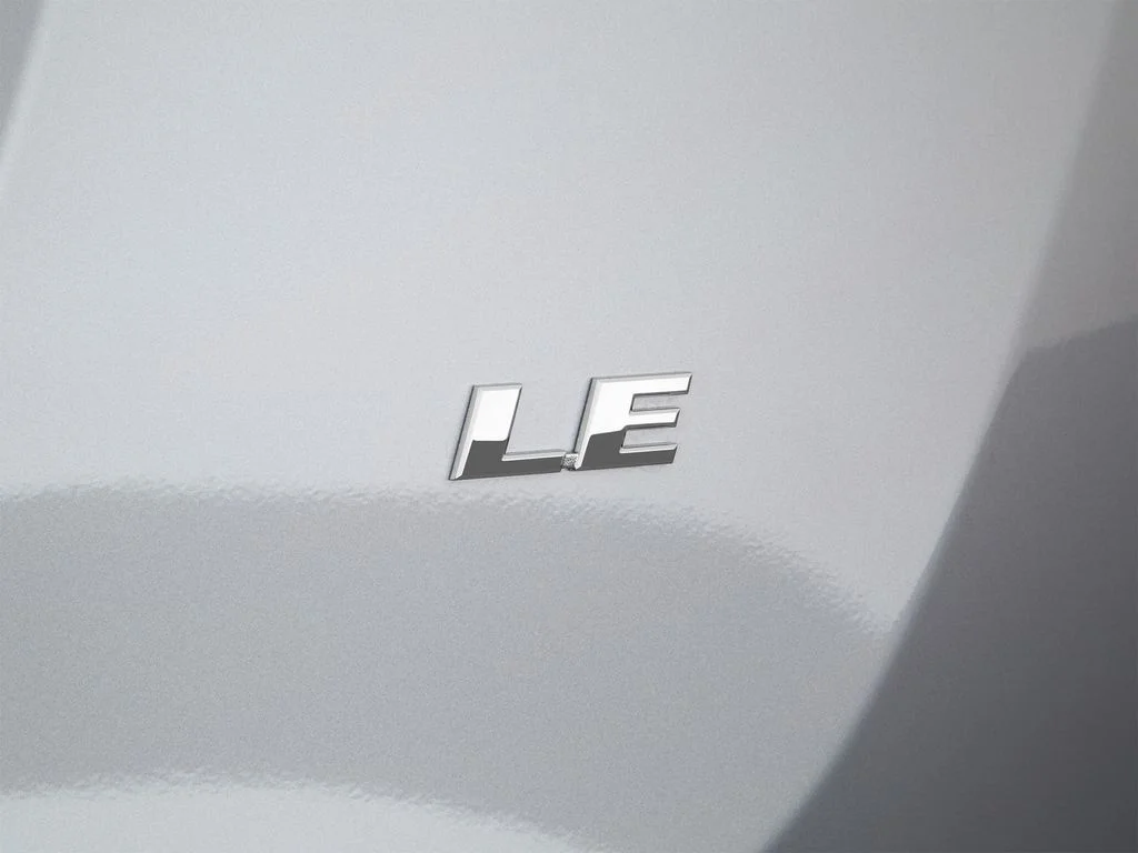 Used 2018 Silver Toyota LE image 54