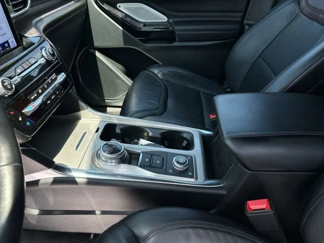 Used 2023 White Ford Platinum image 38