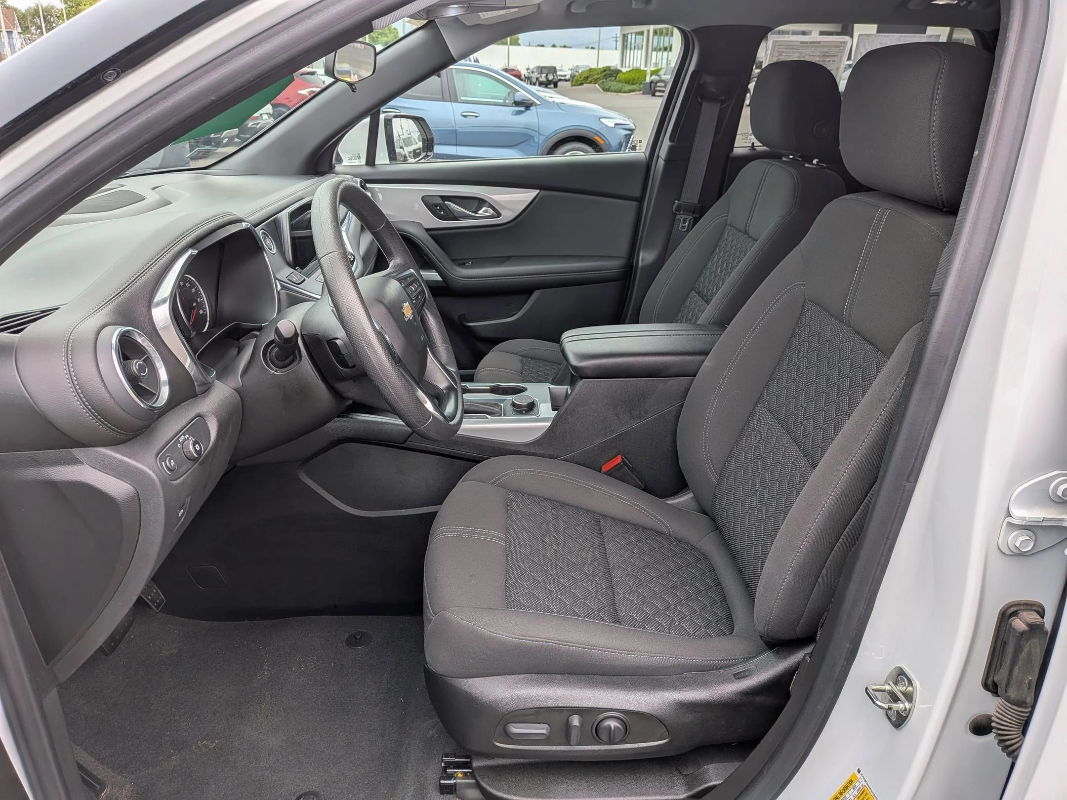 Used 2022 Summit White Chevrolet LT image 18