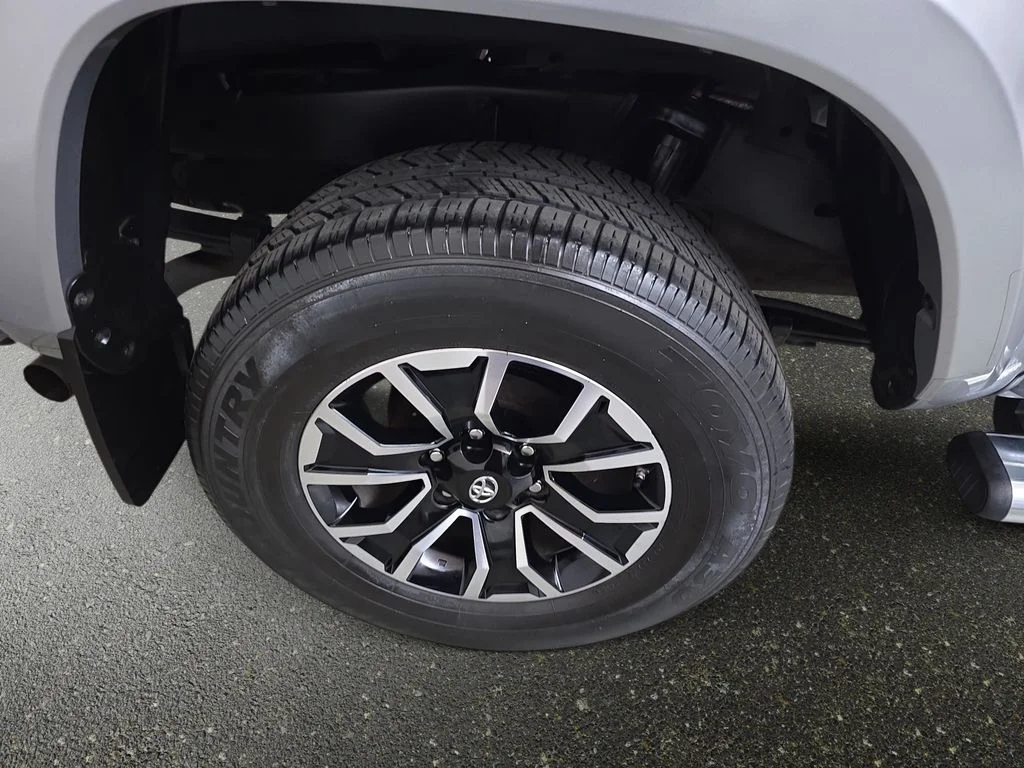 Used 2020 Silver Toyota SR5 image 32