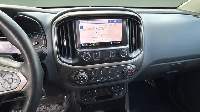 Used 2022 BLACK Chevrolet 4WD Z71 image 25