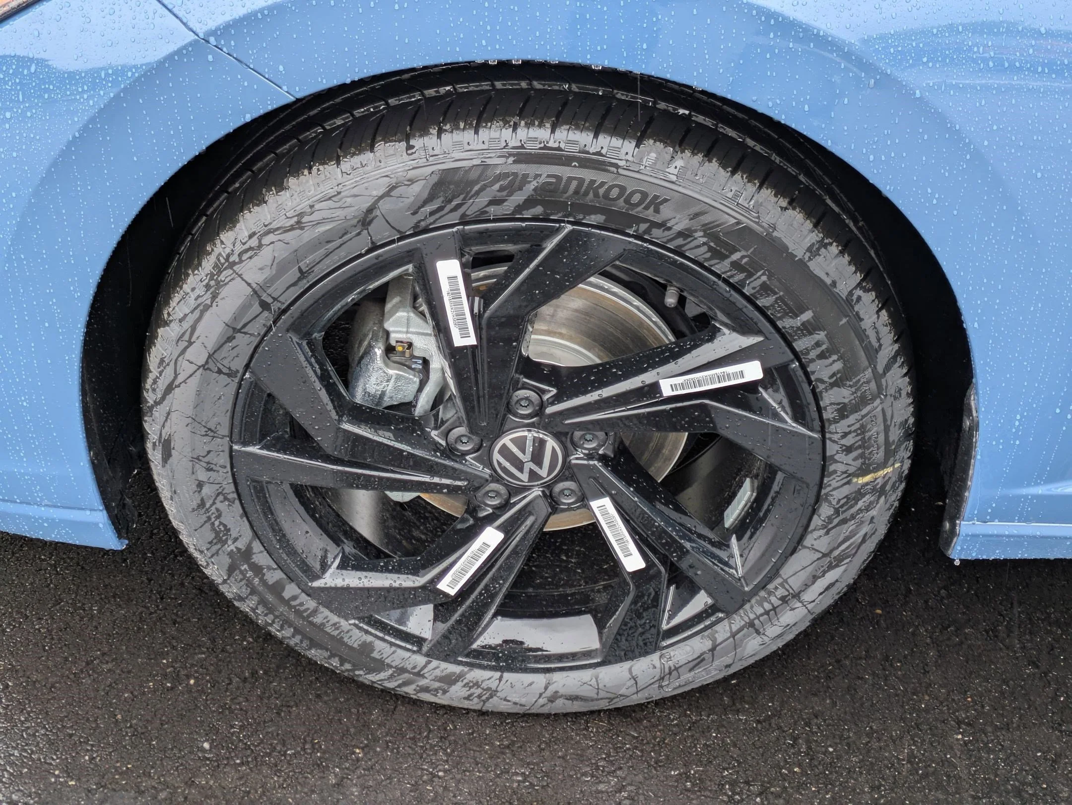 New 2026 Monterey Blue Pearl Volkswagen SE image 15