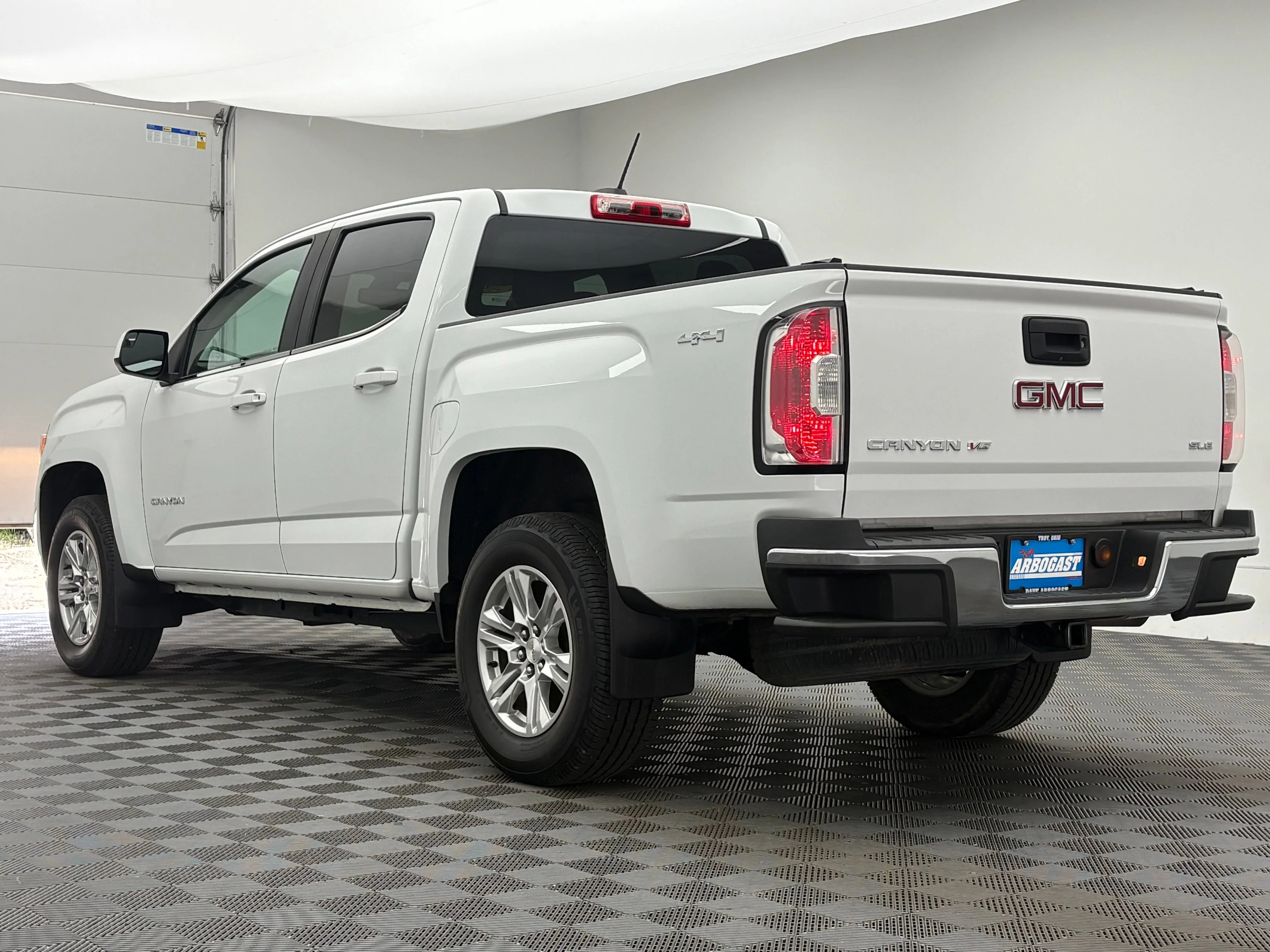 Used 2020 SUMMIT WHITE GMC 4WD SLE image 9