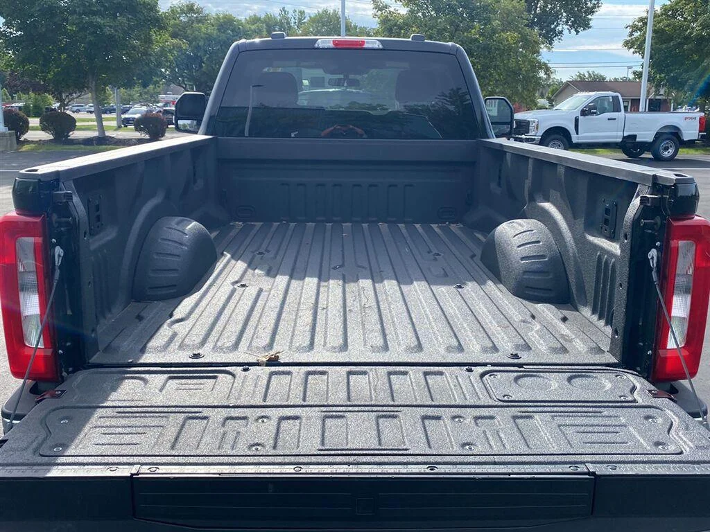Used 2024 Agate Black Ford XLT image 13
