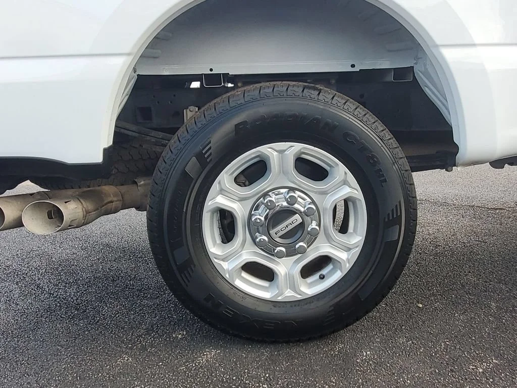 Used 2025 White Ford XL image 38