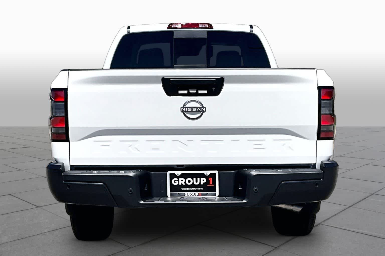 New 2026 Glacier White Nissan S image 4