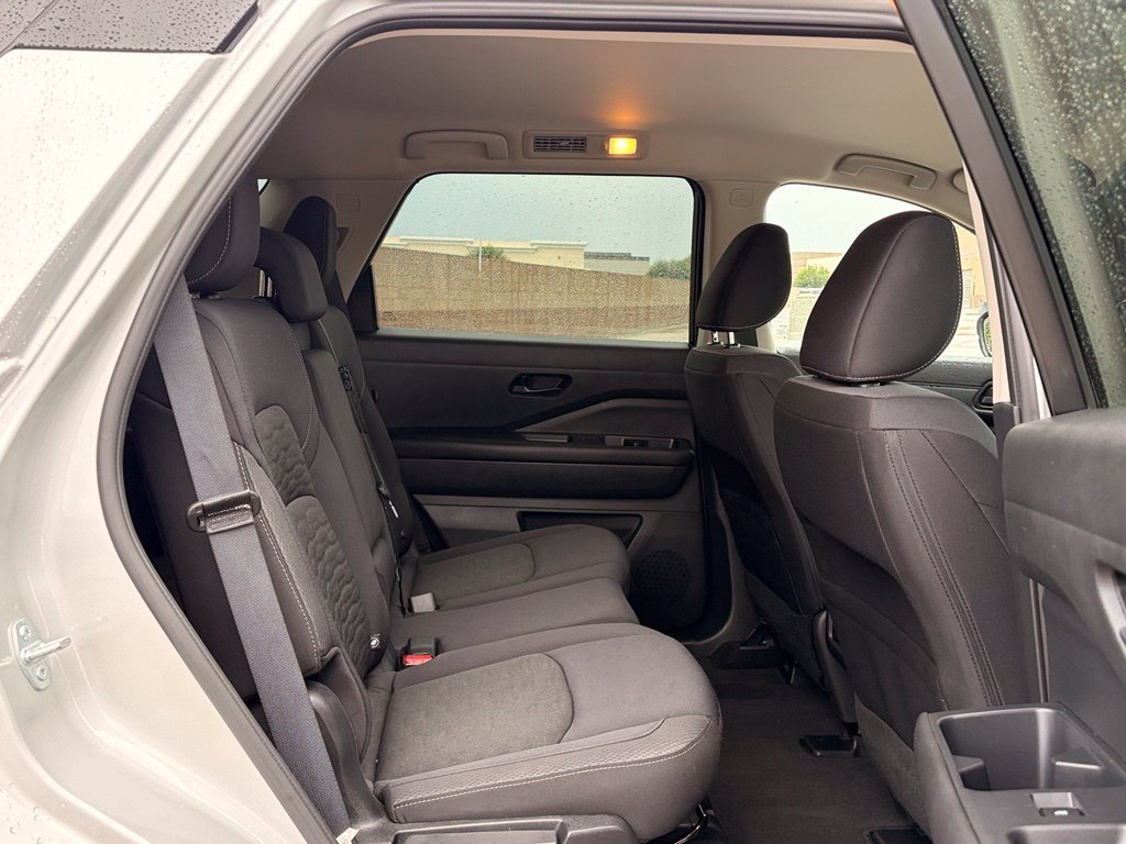 2025 Nissan Pathfinder SV - Photo 19