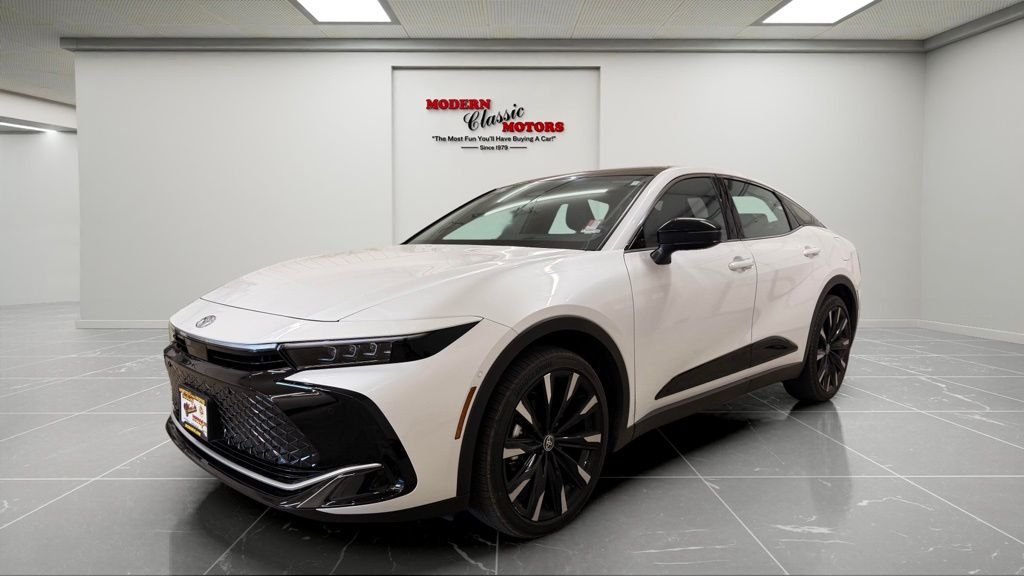 Used 2026 White Toyota Platinum image 3