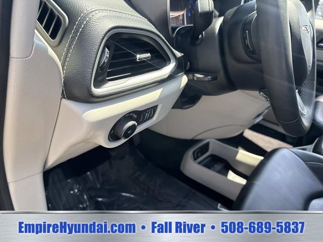 2023 Chrysler Pacifica Hybrid Touring L - Photo 22
