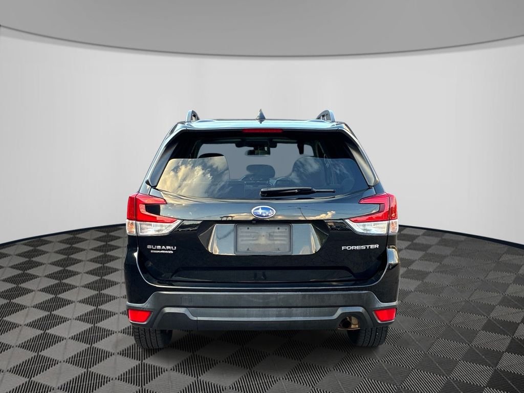 Used 2021 Black Subaru Premium image 6