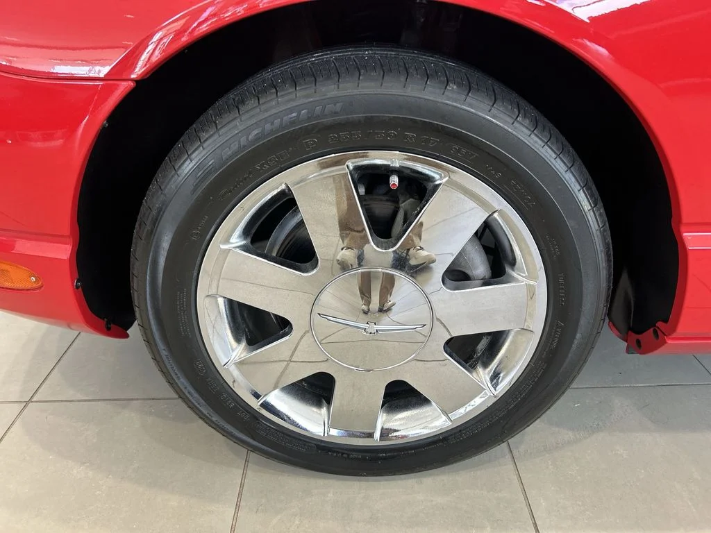 Used 2002 Red Ford Base image 16