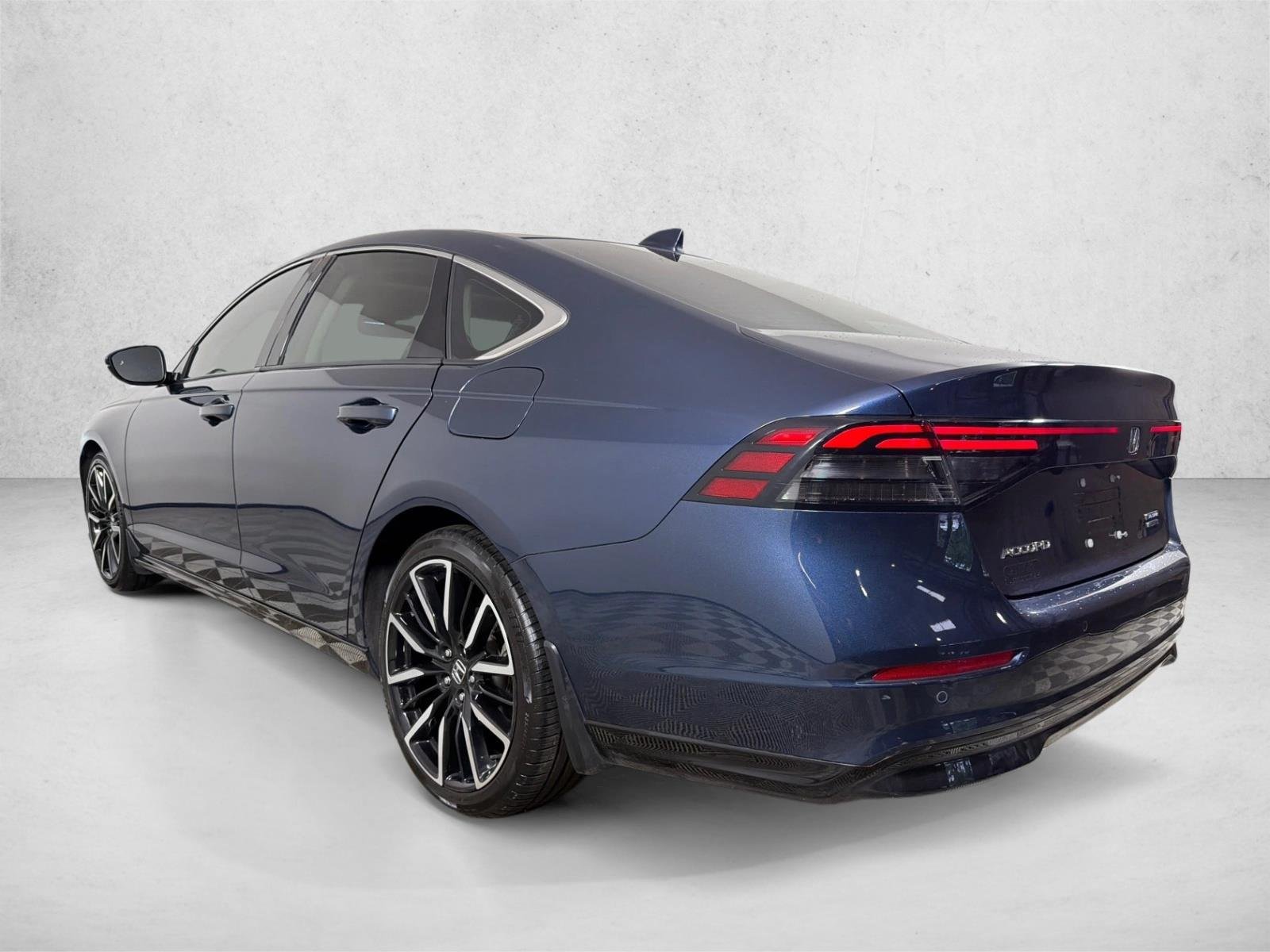 Used 2023 Canyon River Blue Metallic Honda Touring image 7