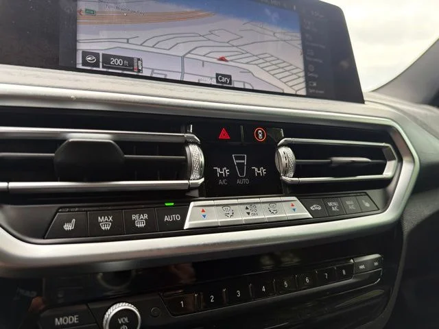 Used 2024 Gray BMW xDrive30i image 18