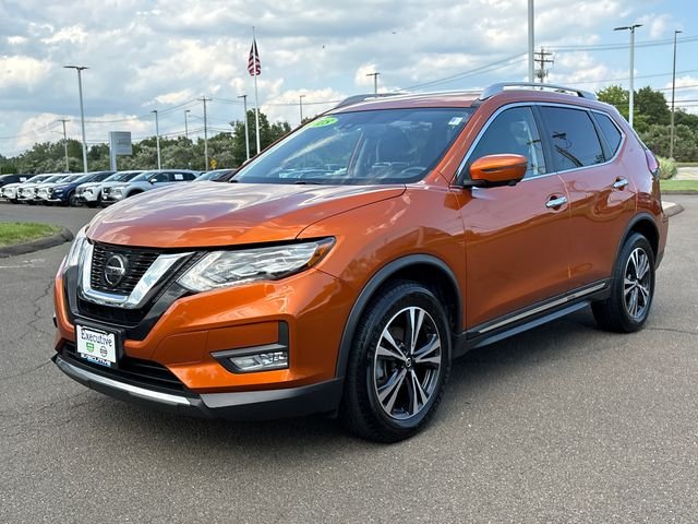 Used 2018 Orange Nissan SL image 5
