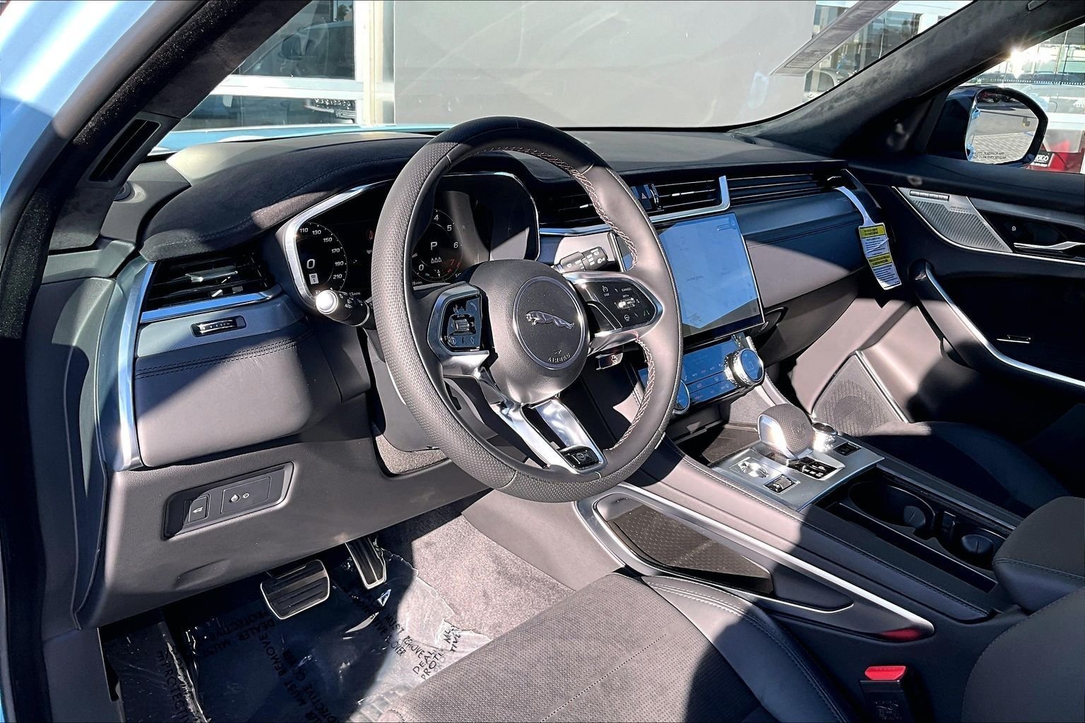 2026 Jaguar F-Pace SVR - Photo 6