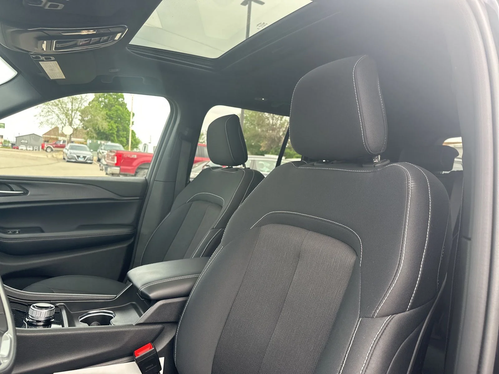 Used 2024 Black Jeep Laredo image 10