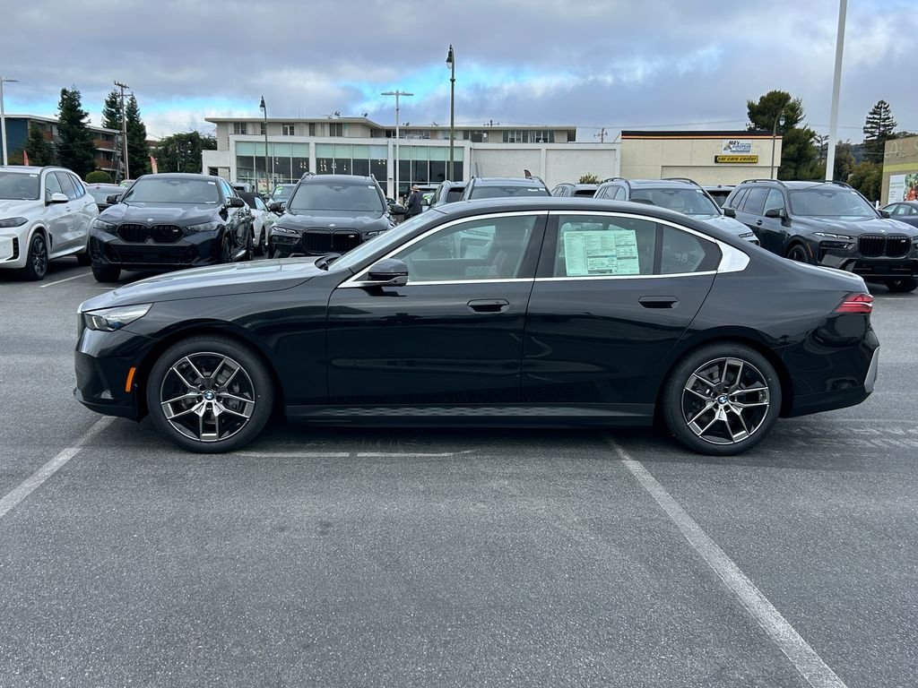 New 2027 Black Sapphire Metallic BMW eDrive40 image 2