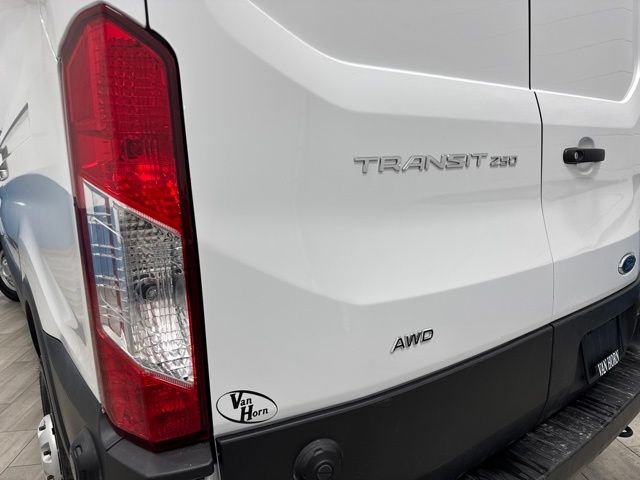 Used 2025 Oxford White Ford Base image 8