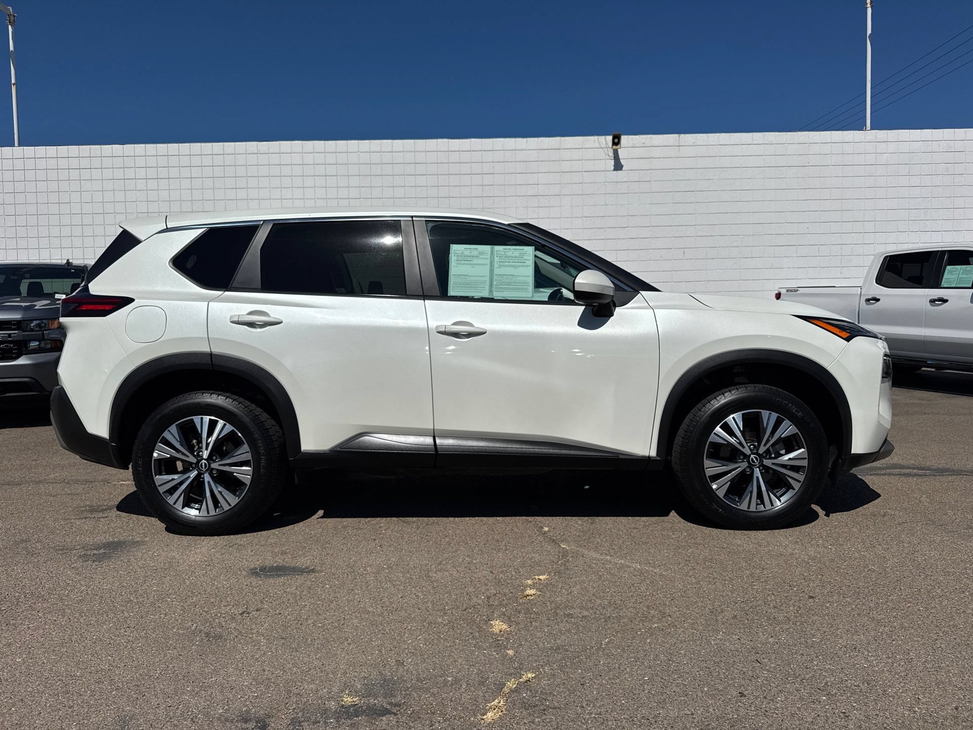 2023 Nissan Rogue SV - Photo 6