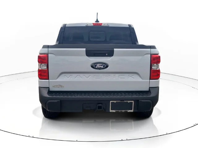 New 2026 White Metallic Ford XLT image 6