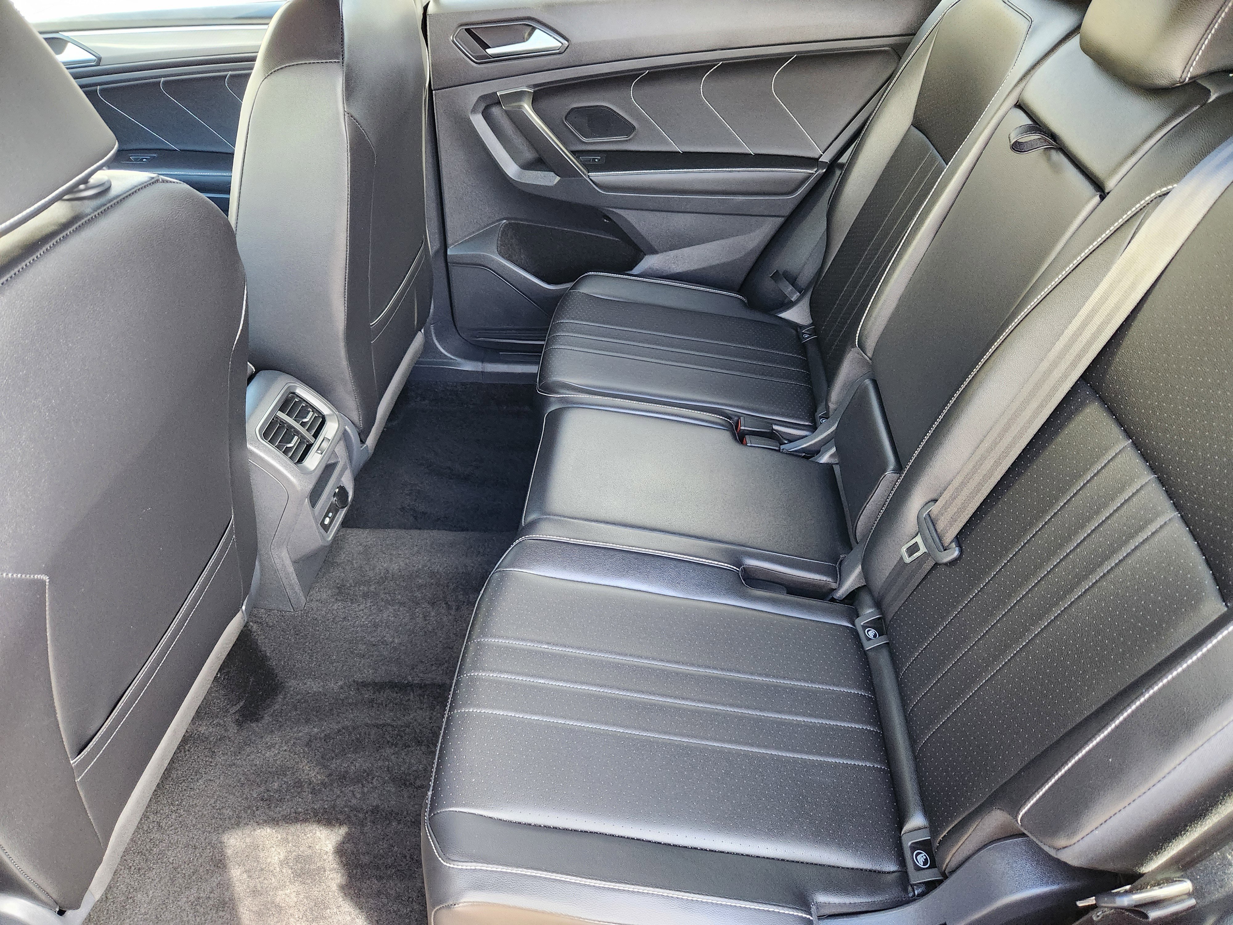 2024 Volkswagen Tiguan SE R-LINE BLACK - Photo 12