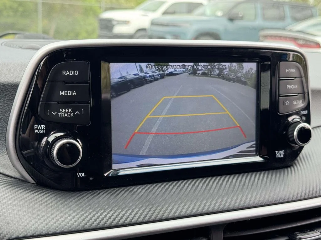 Used 2019 Blue Hyundai SE image 17