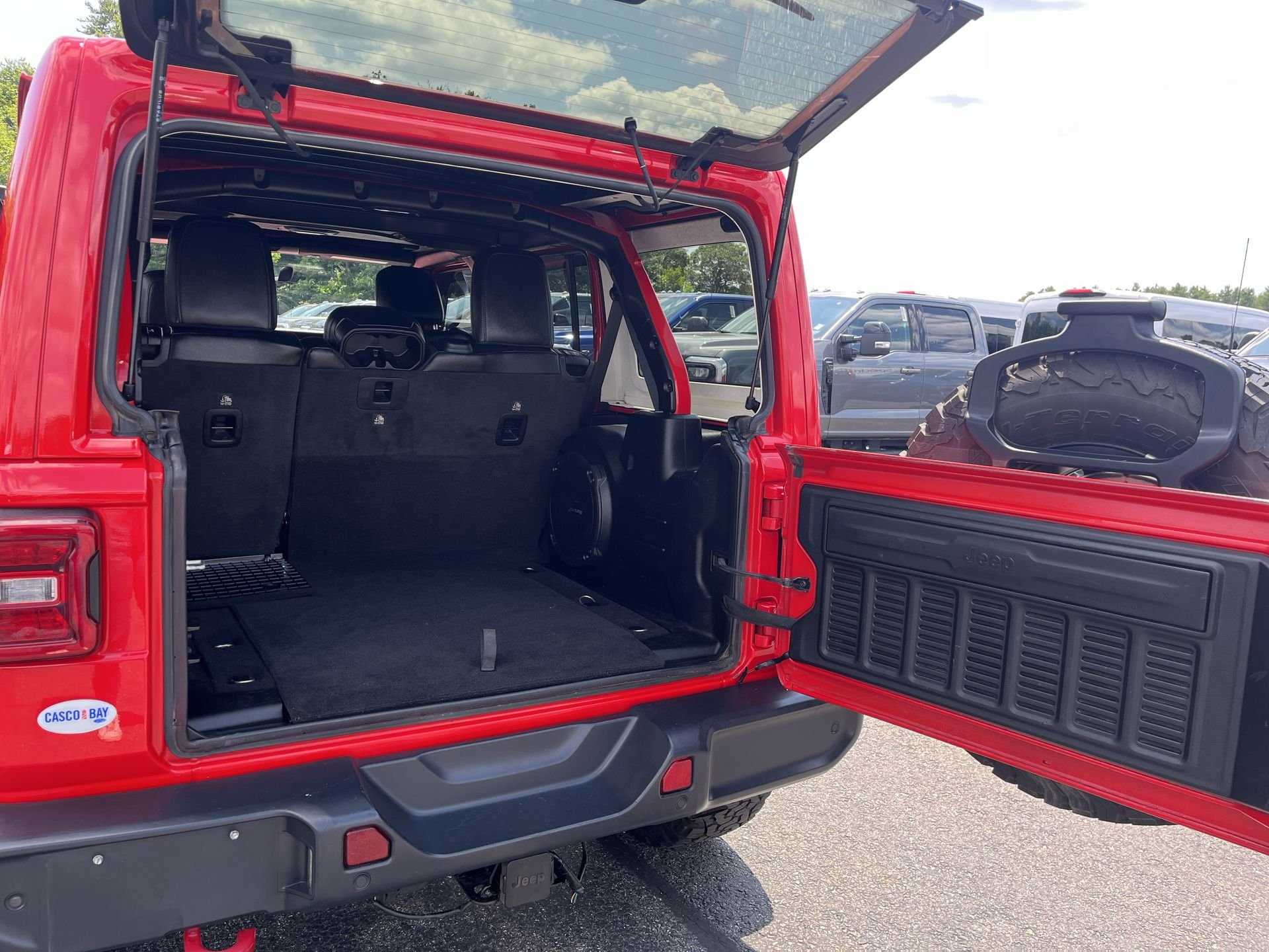 Certified Used 2021 Red Jeep Unlimited Rubicon image 3