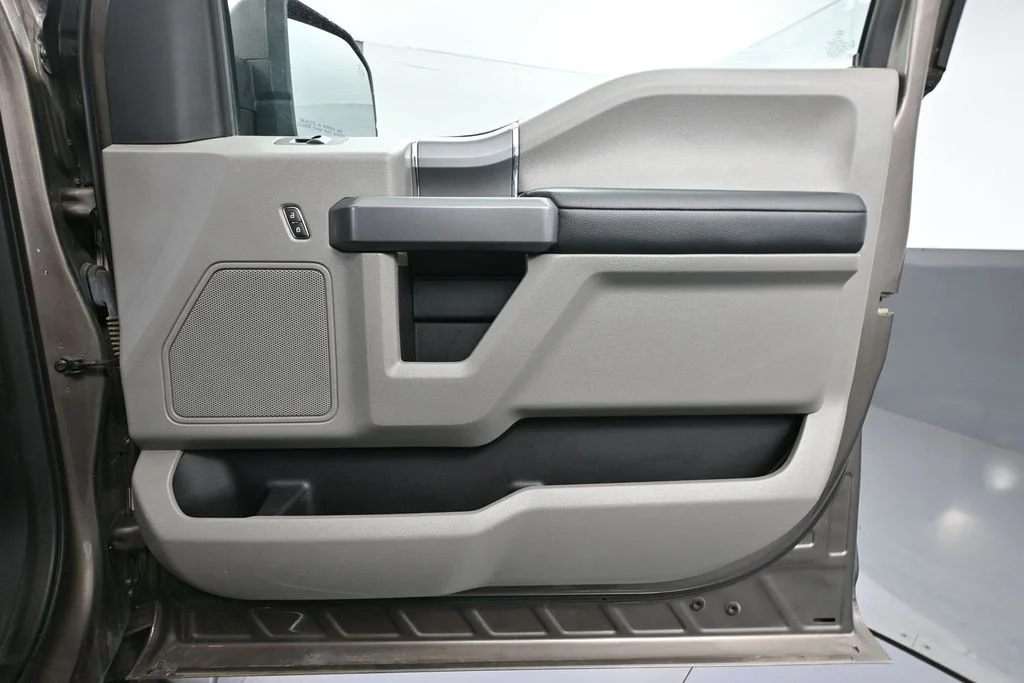 Used 2020 Gray Ford XLT image 37