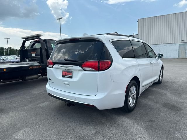 Used 2017 White Chrysler Touring L image 6