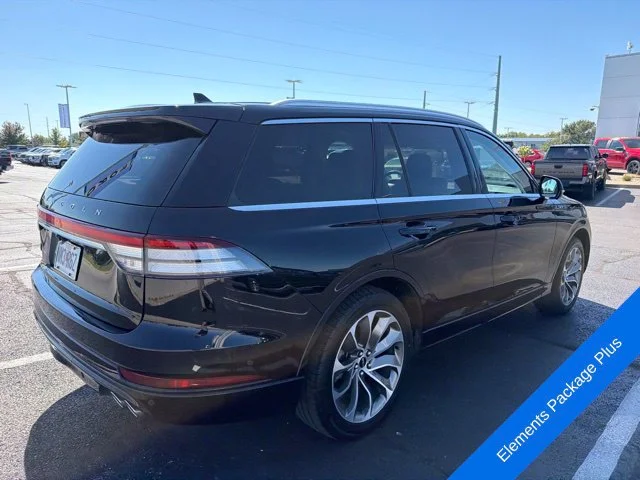 Used 2021 Black Lincoln Grand Touring image 6