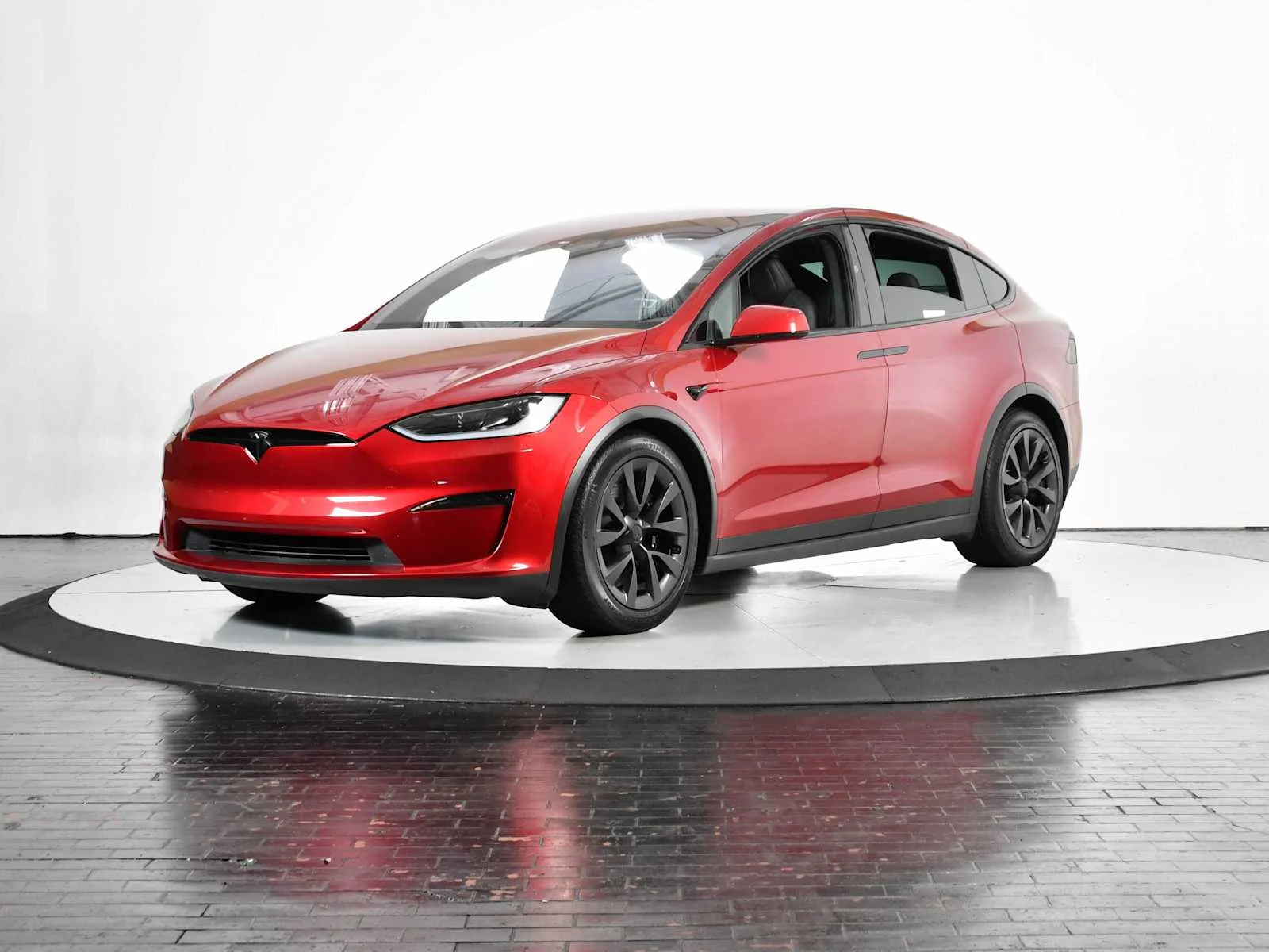 2024 Tesla Model X Long Range's photo