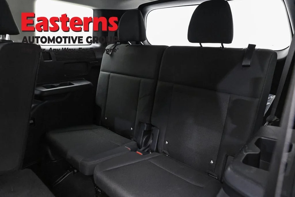 Used 2025 Black Hyundai SE image 24