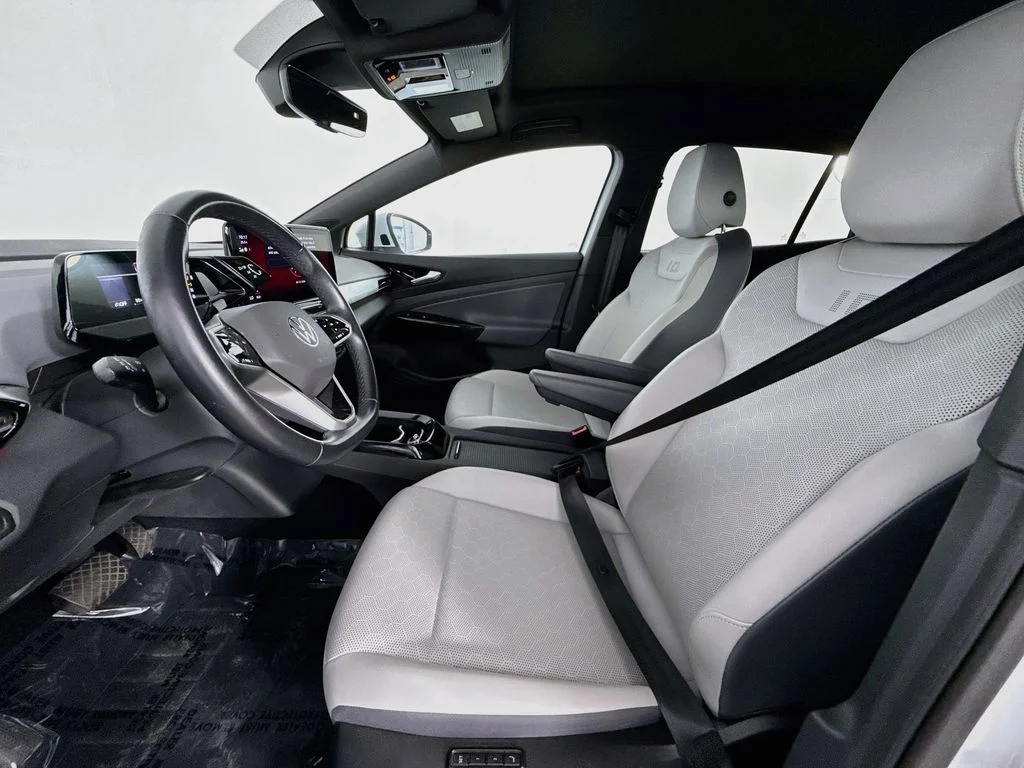 Used 2021 White Volkswagen Pro S image 21