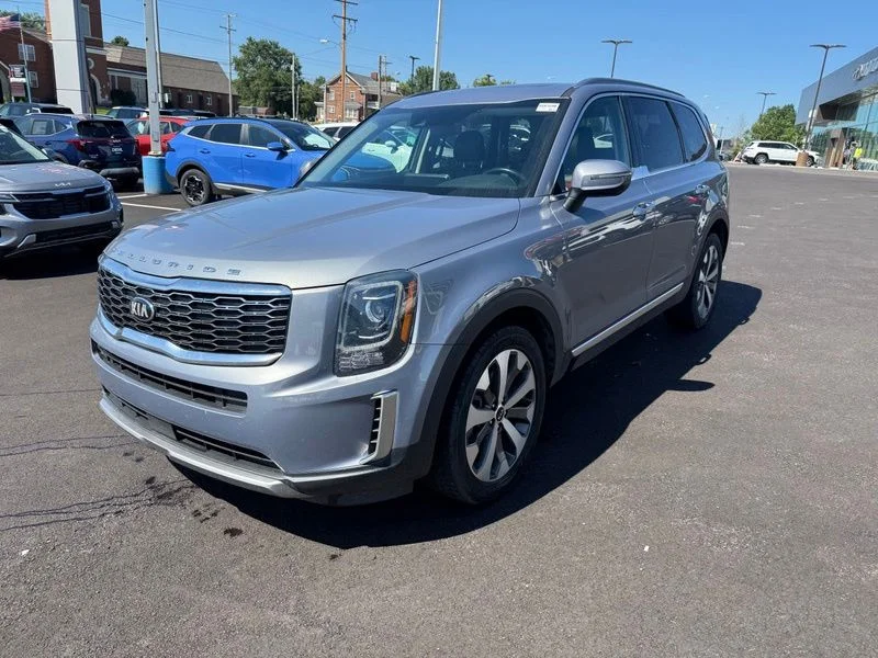 Used 2020 Silver Kia S image 3