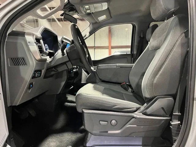 Used 2023 Silver Ford XLT image 10